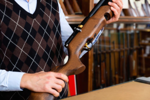 Jakie są rodzaje wiatrówek i czym się charakteryzują?