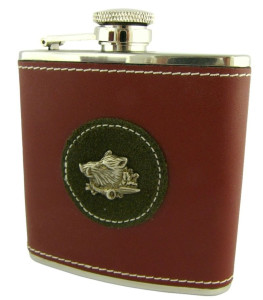 Piersiówka myśliwska skórzana z emblematem 145 ml (060-148)
