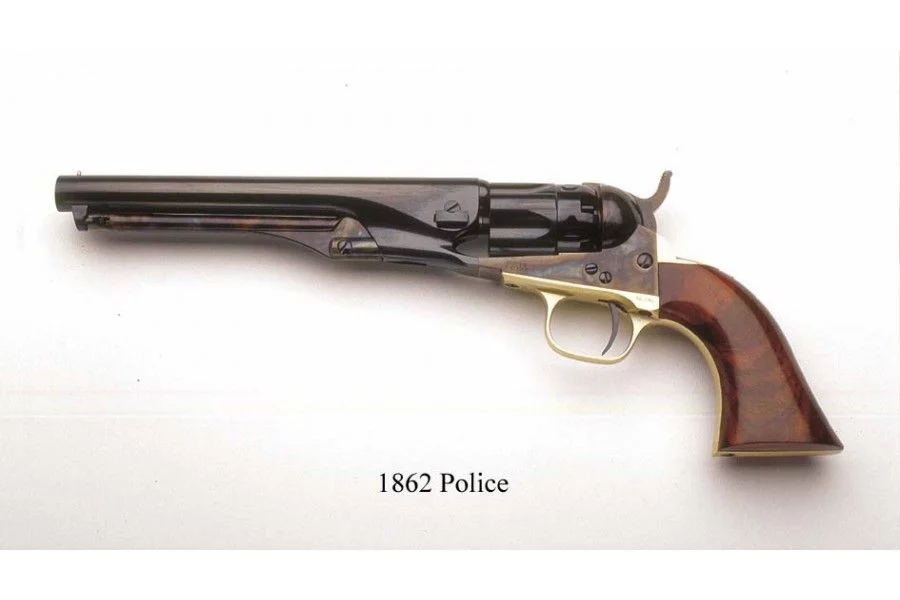 Zdjęcie produktu Rewolwer czarnoprochowy Uberti 1862 Police 4,5 cala kaliber .36 0072 (BCRU/1862 POLICE 36  4,5)