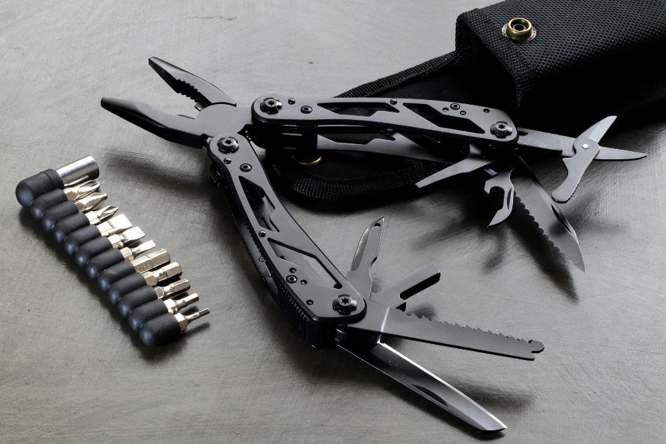 Jak wybrać odpowiedni multitool? Poradnik dla początkujących i zaawansowanych