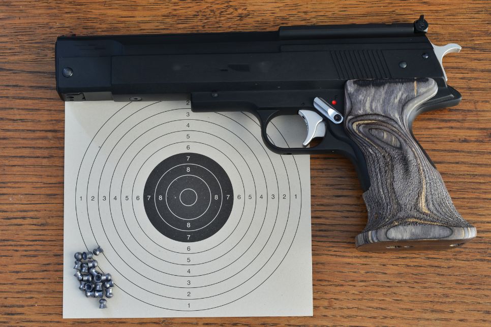 Kaliber wiatrówki 4,5 mm vs 5,5 mm - jaki śrut wybrać i do czego?
