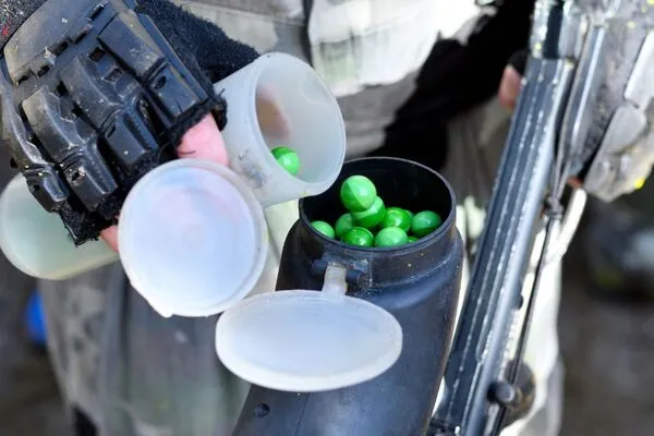 Kule gumowe czy pieprzowe? Praktyczny poradnik