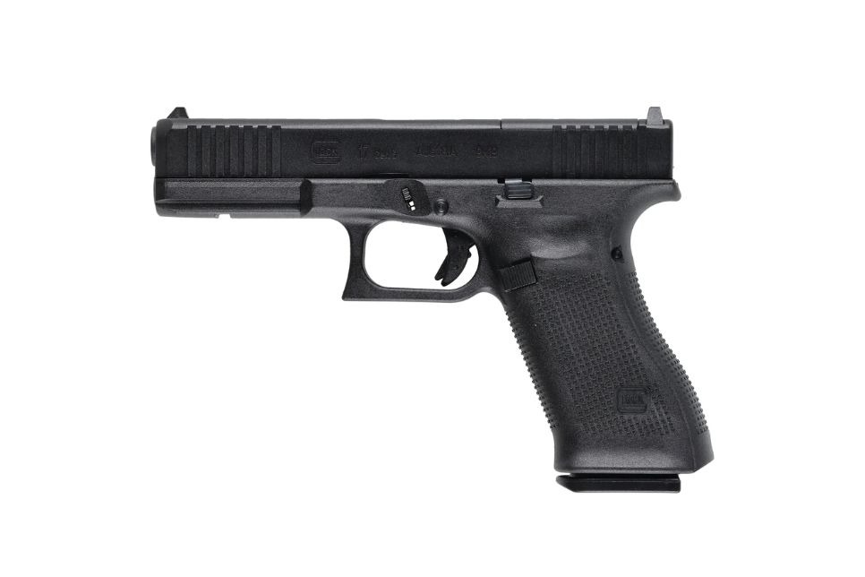 Na zdjęciu znajduje się pistolet wiatrówkowy Glock 17 Gen 5 MOS.